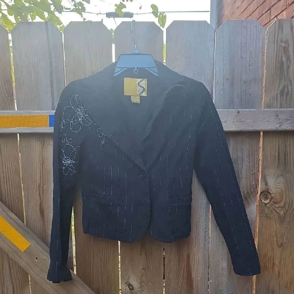 Embroidered Blazer